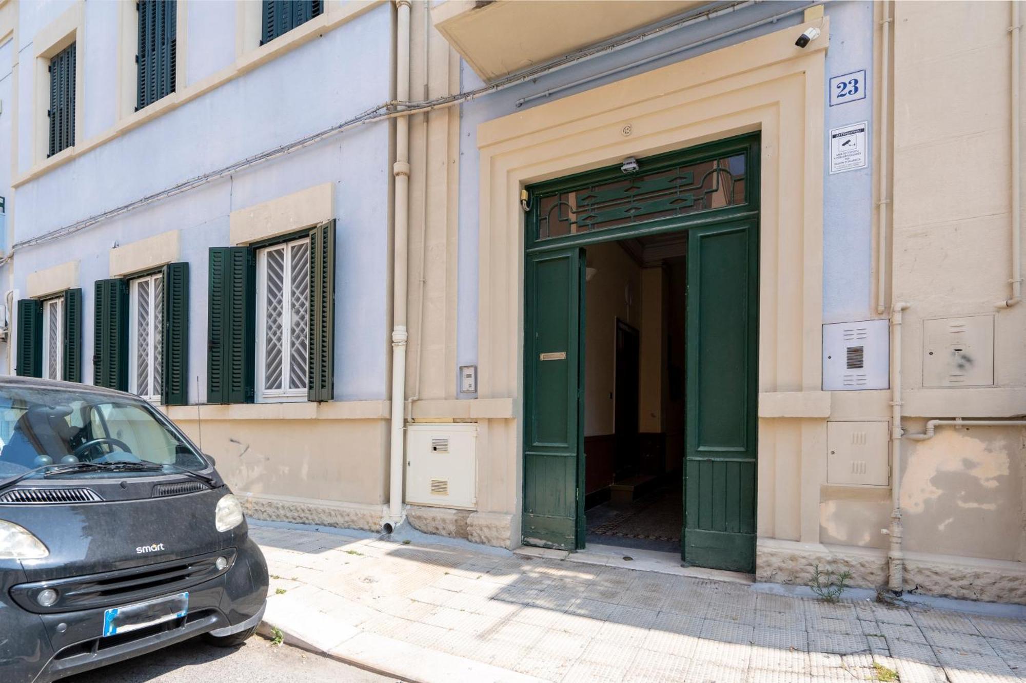 La Casa Di Gio - Stazione & Policlinico Apartment Бари Экстерьер фото